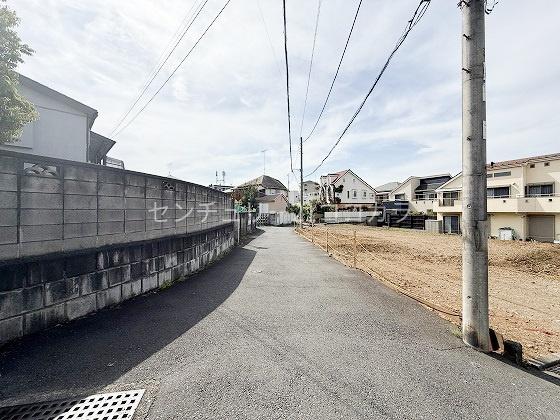 日野市平山 新築一戸建て・全4棟 3号棟(前面道路含む現地写真)
