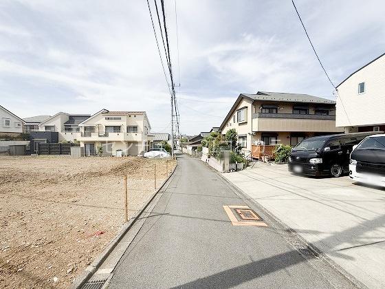 日野市平山 新築一戸建て・全4棟 3号棟(前面道路含む現地写真)