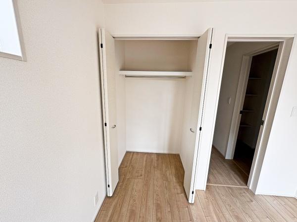 八王子市富士見町 新築一戸建て全3棟・2号棟(収納)