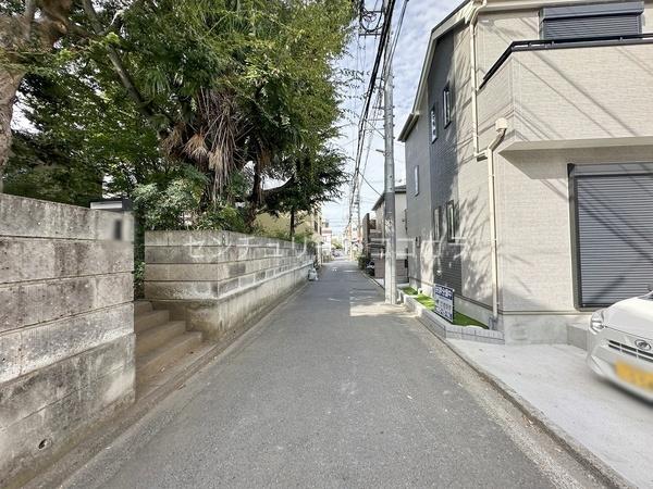 八王子市北野町 新築一戸建て・全3棟 3号棟(前面道路含む現地写真)