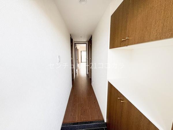 センチュリーめじろ台 中古マンション(玄関)