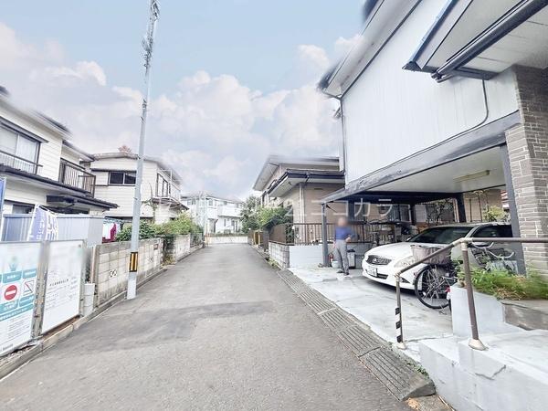 八王子市緑町 新築一戸建て・全2棟 1号棟(前面道路含む現地写真)
