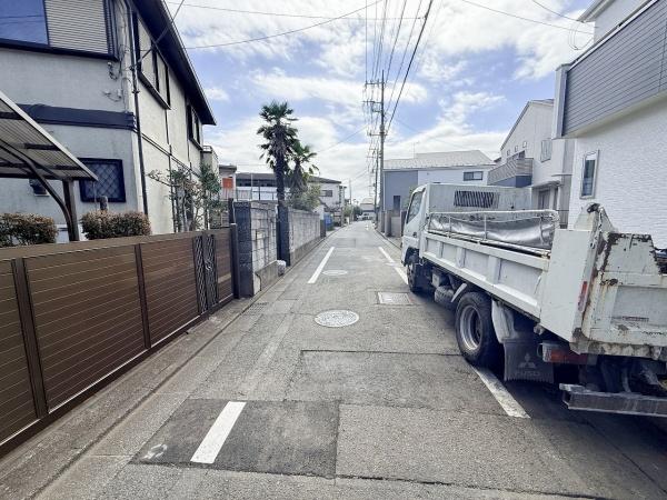 八王子市狭間町 新築一戸建て A号棟(前面道路含む現地写真)