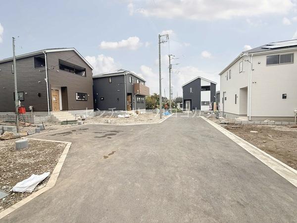 八王子市川口町 新築一戸建て 6号棟(前面道路含む現地写真)