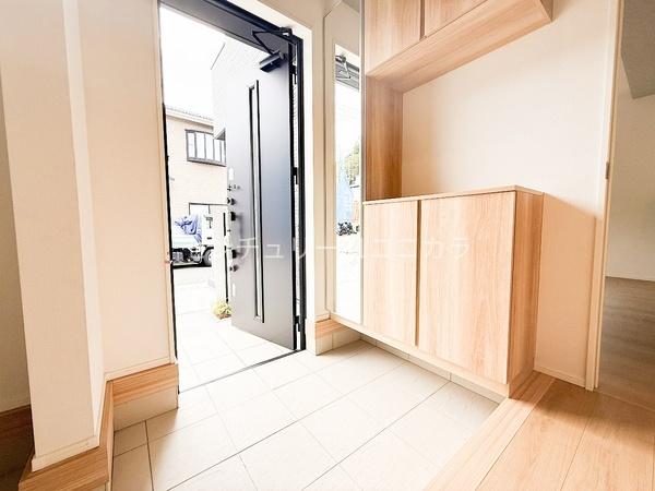 八王子市元八王子町 新築一戸建て・全11棟 1号棟(玄関)