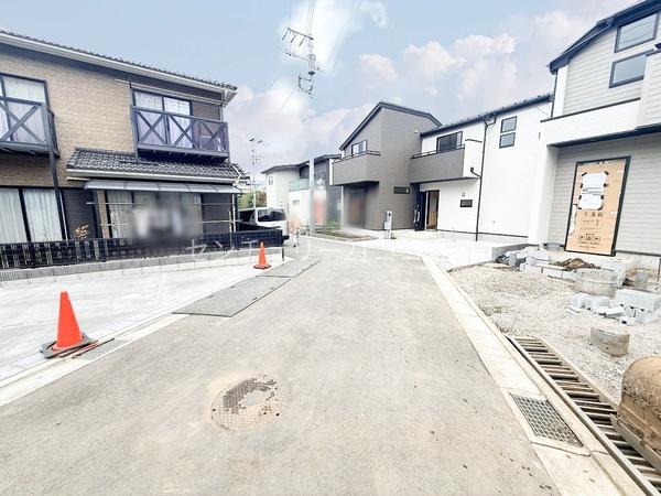 八王子市元八王子町 新築一戸建て・全11棟 2号棟(前面道路含む現地写真)