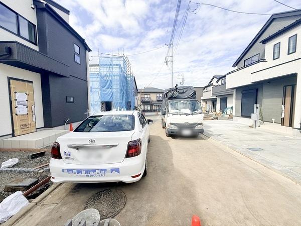 八王子市元八王子町 新築一戸建て・全11棟 7号棟(前面道路含む現地写真)