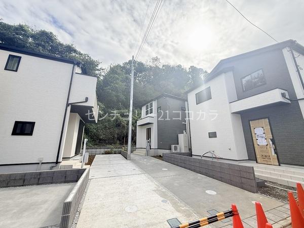 八王子市元八王子町 新築一戸建て・全11棟 7号棟(前面道路含む現地写真)