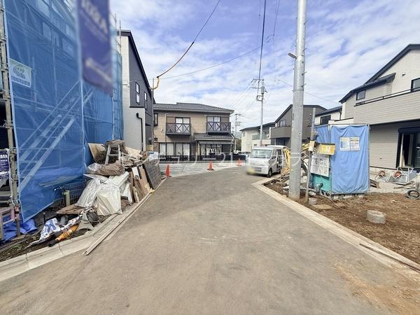 八王子市元八王子町 新築一戸建て・全11棟 10号棟(前面道路含む現地写真)