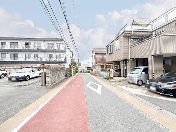 八王子市子安町 新築一戸建て・全2棟 2号棟(前面道路含む現地写真)