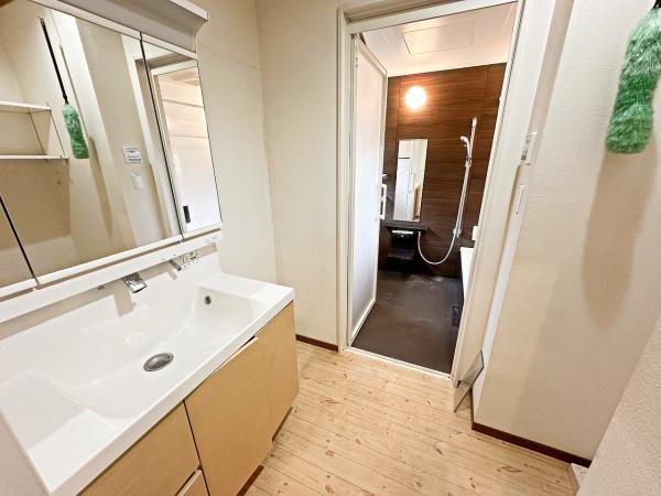 八王子市西寺方町の中古一戸建て