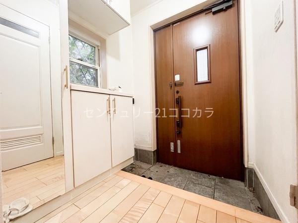 八王子市城山手1丁目の中古一戸建て(玄関)