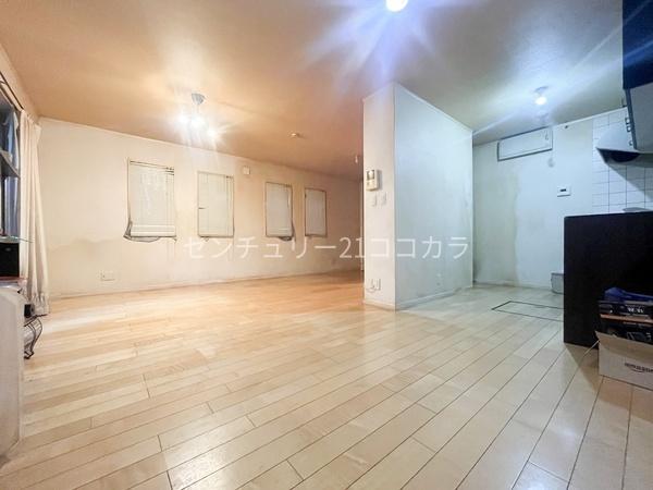 八王子市城山手1丁目の中古一戸建て(リビング)