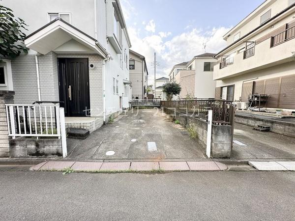 八王子市元八王子町3丁目の中古一戸建て(駐車場)