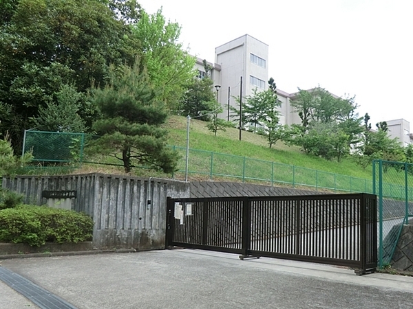 鹿島団地　中古マンション(八王子市立松が谷中学校)