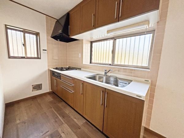 八王子市西寺方町　中古一戸建て