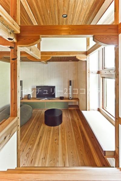 八王子市絹ケ丘３丁目の中古一戸建て