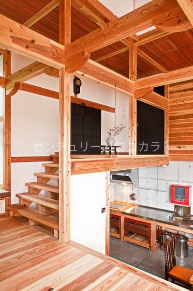 八王子市絹ケ丘３丁目の中古一戸建て