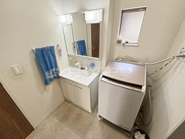 八王子市小比企町の中古一戸建て