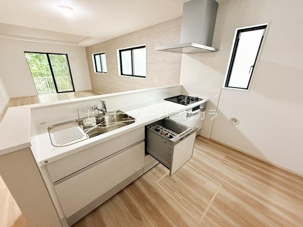 八王子市緑町　新築一戸建て・全3棟　2号棟