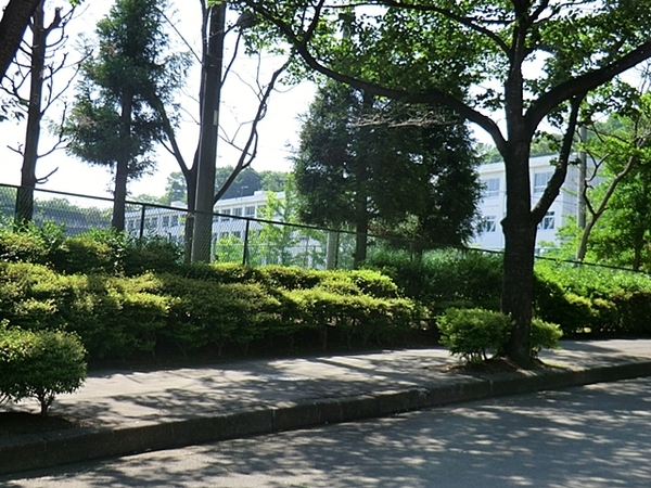 八王子市長房町　新築一戸建て　2号棟(八王子市立長房中学校)