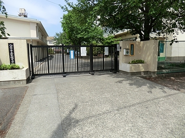 八王子市長房町　新築一戸建て　1号棟(八王子市立第四中学校)