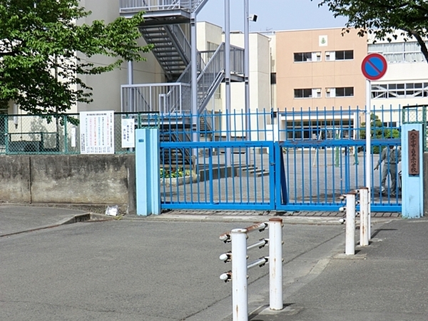 八王子市長房町　新築一戸建て　3号棟(八王子市立第五小学校)