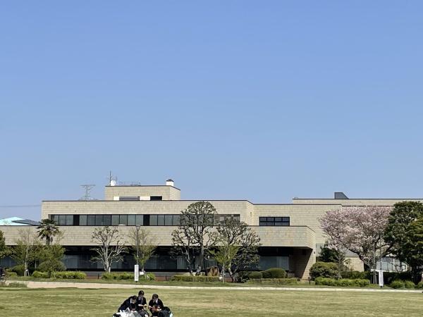 ライオンズマンション浦安(浦安市立図書館猫実分館)