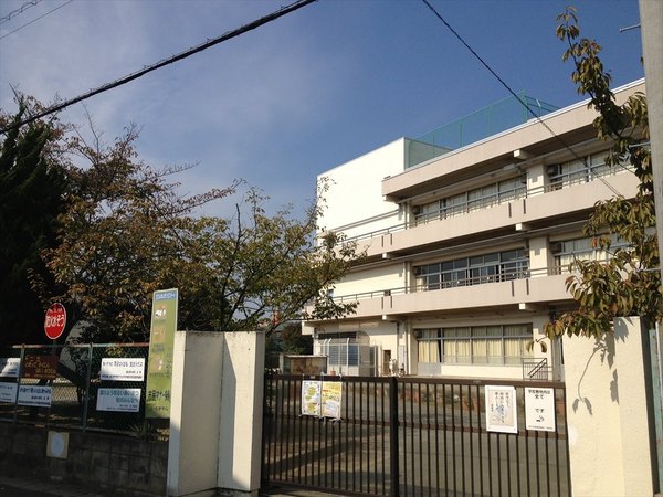 市川市欠真間2丁目の新築一戸建(市川市立南行徳小学校)