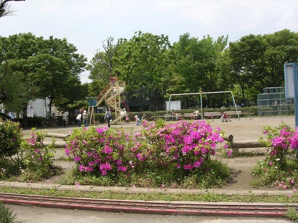 ローズガーデンアークス行徳(行徳駅前公園)