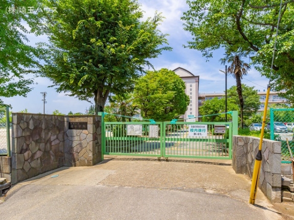 越谷市登戸町の新築一戸建(越谷市立南中学校)