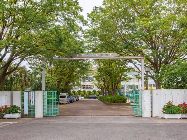 草加市氷川町(草加市立谷塚中学校)