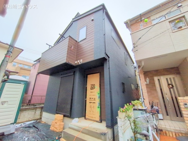 草加市氷川町