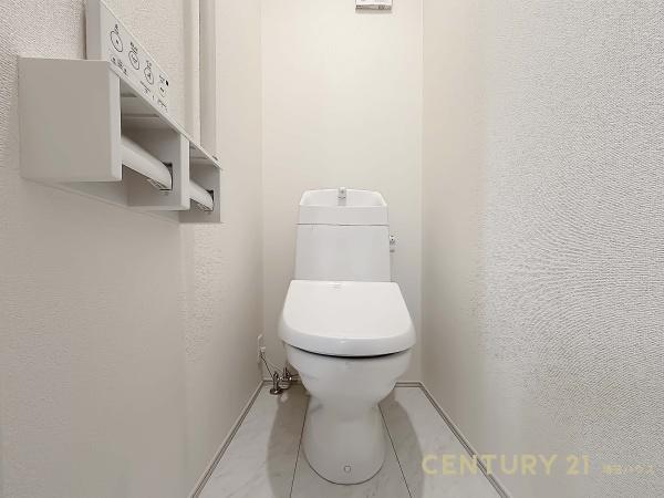 春日部市南3丁目の新築一戸建(トイレ)
