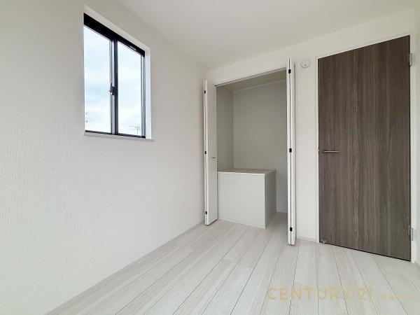 春日部市南3丁目の新築一戸建(収納)