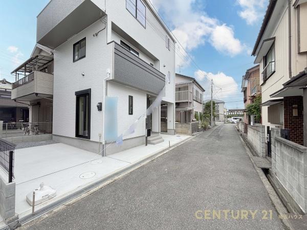 春日部市南3丁目の新築一戸建(前面道路含む現地写真)