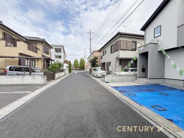 久喜市本町6丁目の新築一戸建(前面道路含む現地写真)