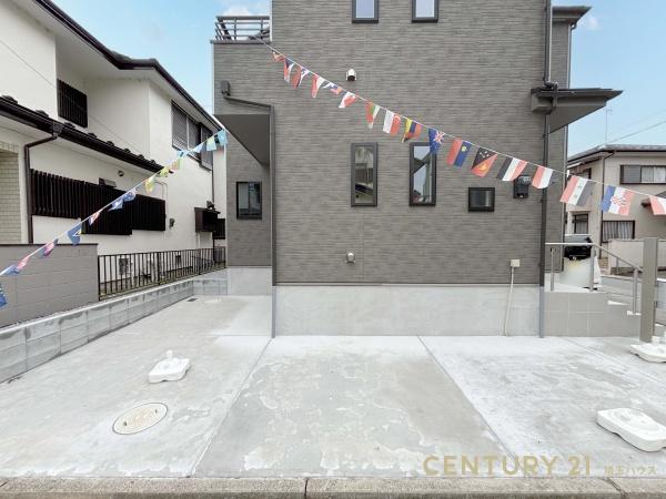 春日部市増富の新築一戸建(駐車場)