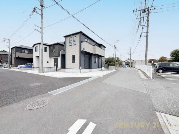 さいたま市岩槻区加倉4丁目の新築一戸建(前面道路含む現地写真)