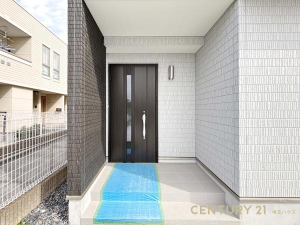 蓮田市藤ノ木1丁目の新築一戸建(玄関)