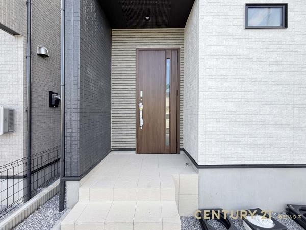白岡市小久喜の新築一戸建(玄関)