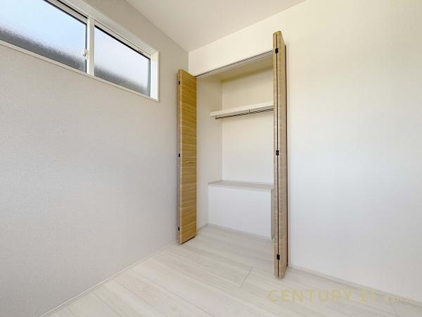 白岡市小久喜の新築一戸建(収納)