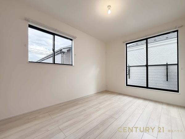 春日部市粕壁東6丁目の新築一戸建(洋室)