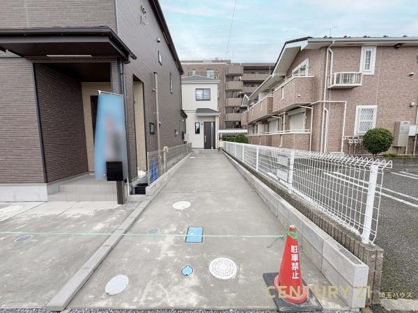 春日部市粕壁東6丁目の新築一戸建(駐車場)