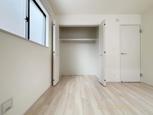 春日部市粕壁東6丁目の新築一戸建(収納)