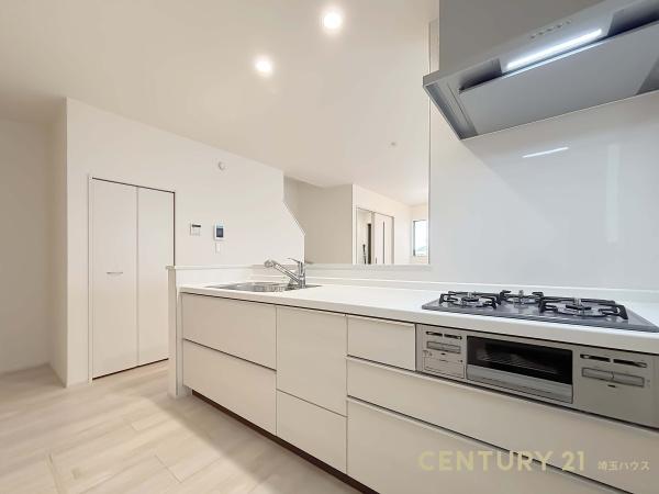 春日部市粕壁東6丁目の新築一戸建(キッチン)