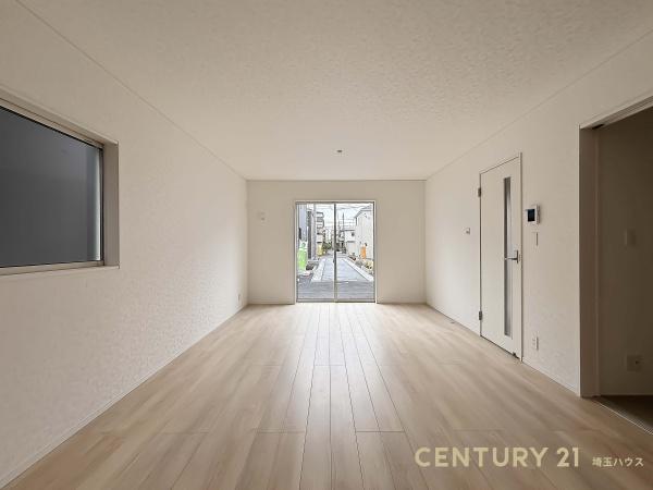 草加市旭町４丁目の新築一戸建