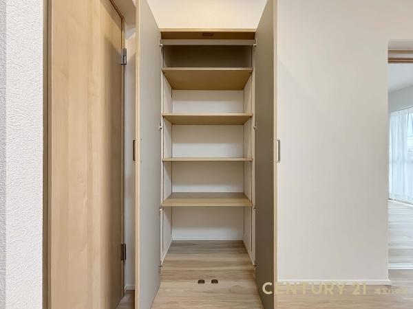 アミティ三郷早稲田６－１－２号棟