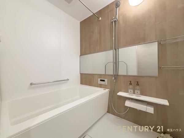 アミティ三郷早稲田６－１－２号棟