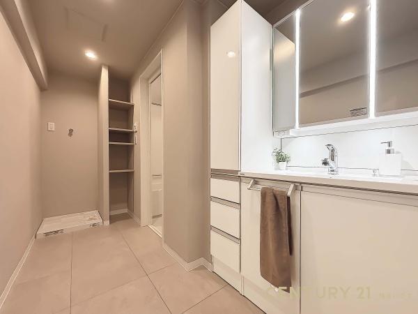 アミティ三郷早稲田６－１－２号棟